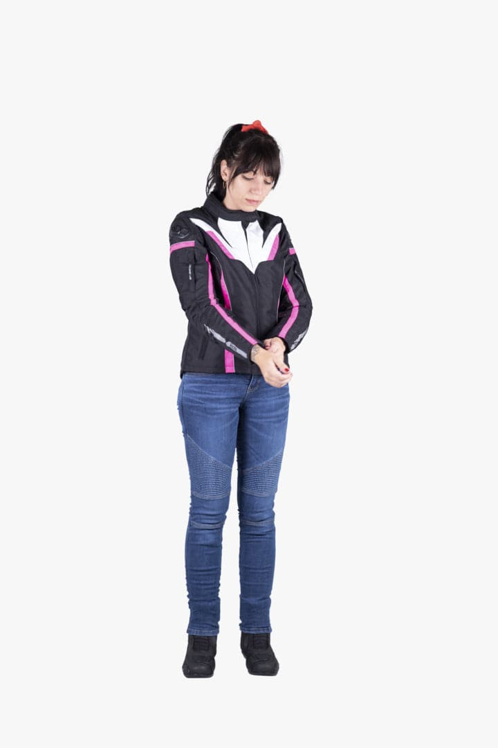 Damen-Motorradjeans von iXS, Classic AR, in Blau, aus strapazierfähigem Denim mit passformgerechtem Schnitt.