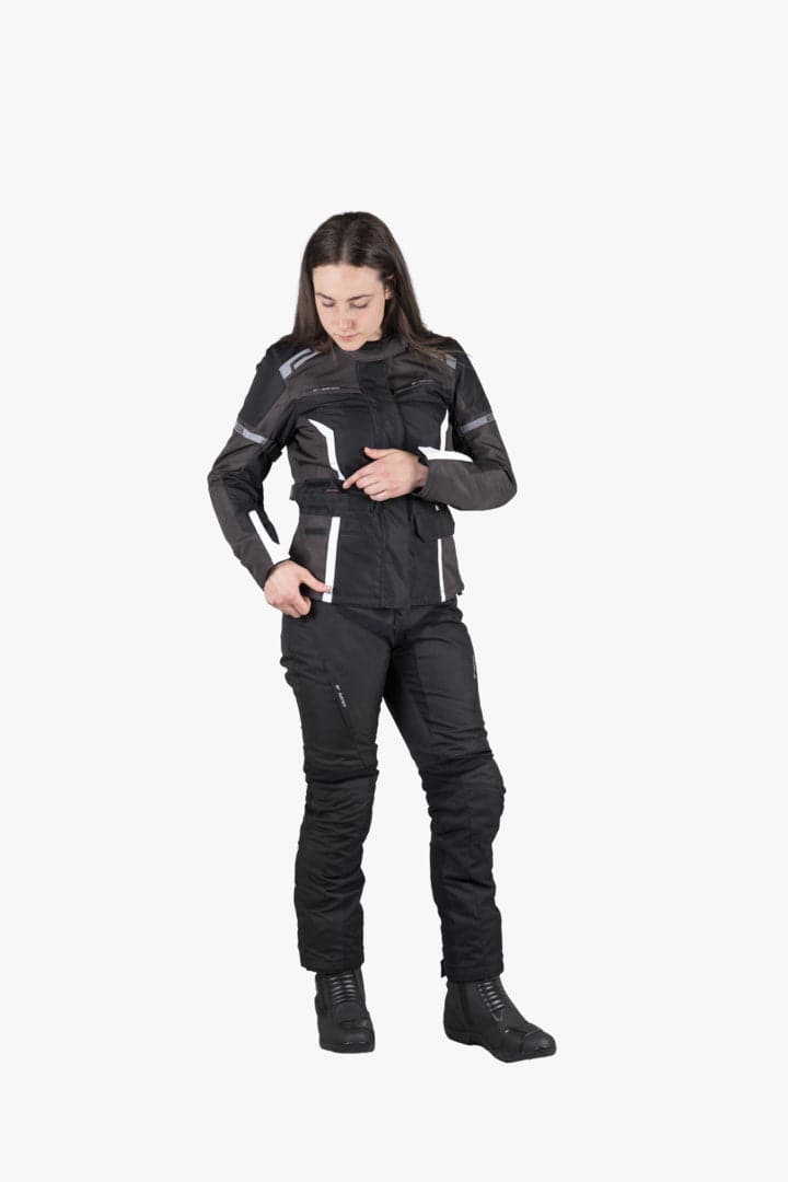 Schwarze, graue und weiße iXS Tour Damen Adventure Jacke Evans-ST 2.0 mit wasserdichten Reißverschlüssen und reflektierenden Elementen