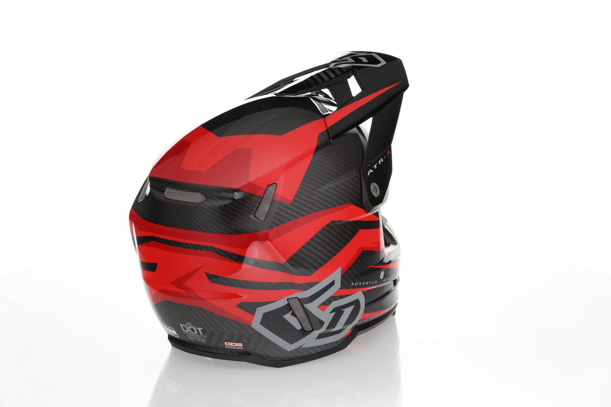 6D ATR-3 Rival Gloss Red FIM Motocrosshelm, glänzender roter Helm mit Visier und Belüftung für Offroad-Motocross.