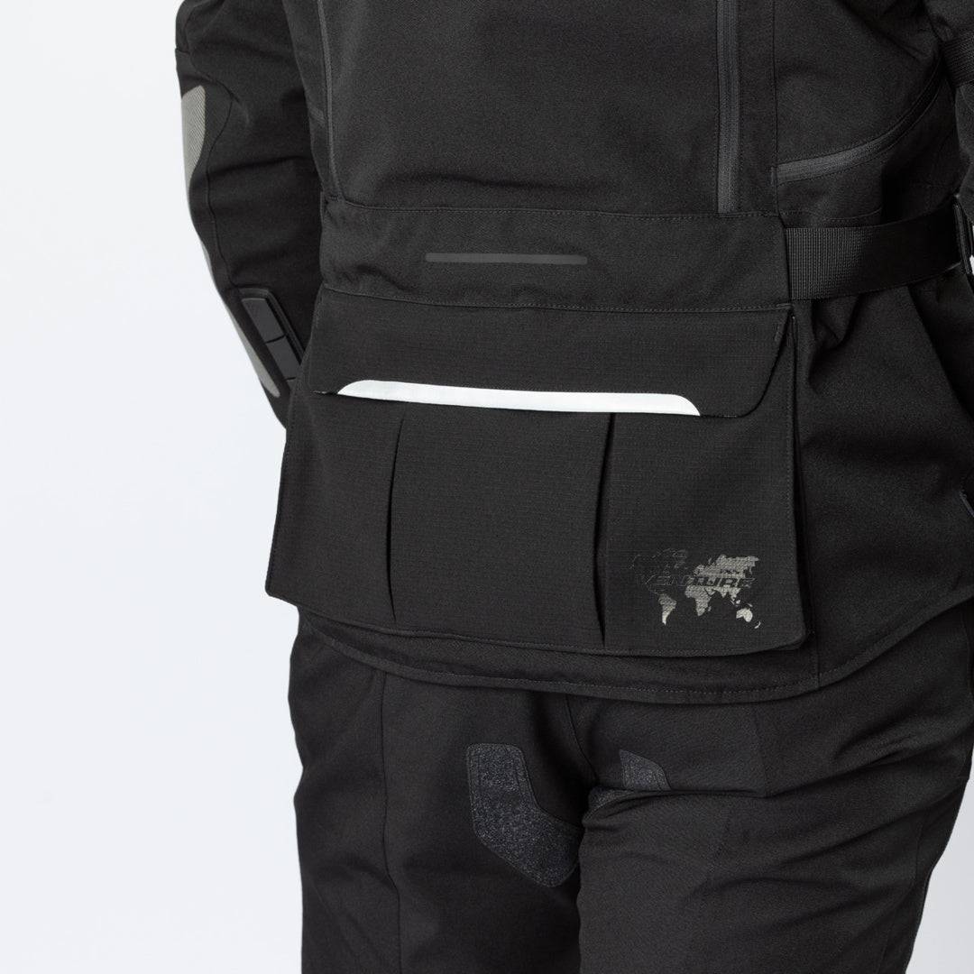 Schwarze iXS Venture-Air 1.0 Adventure-Jacke, atmungsaktiv und strapazierfähig, mit Reißverschlusstaschen und verstellbarem Saum.