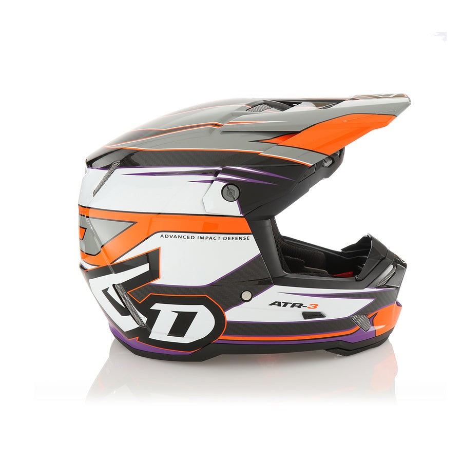 Motocrosshelm 6D ATR-3 in Hyper Orange und Lila mit Visier und Belüftungsöffnungen, sportliches Design für Offroad-Fahrer