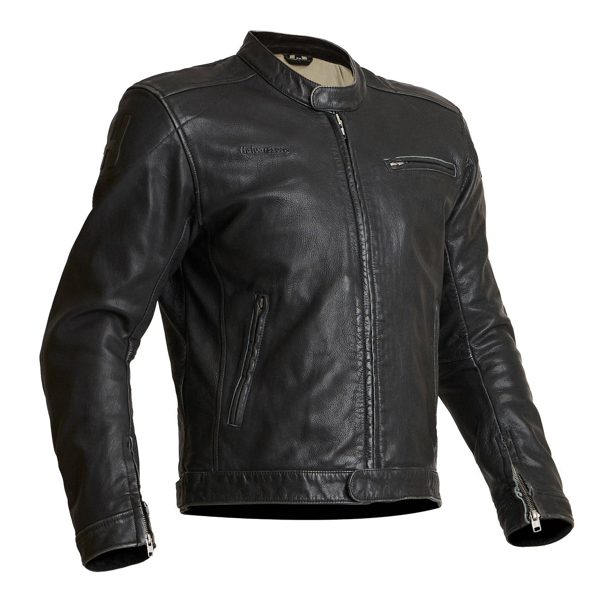 Schwarze Halvarssons Motorradjacke Idre im klassischen Stil, mit robustem Material und verstellbaren Elementen, auf einem Model getragen