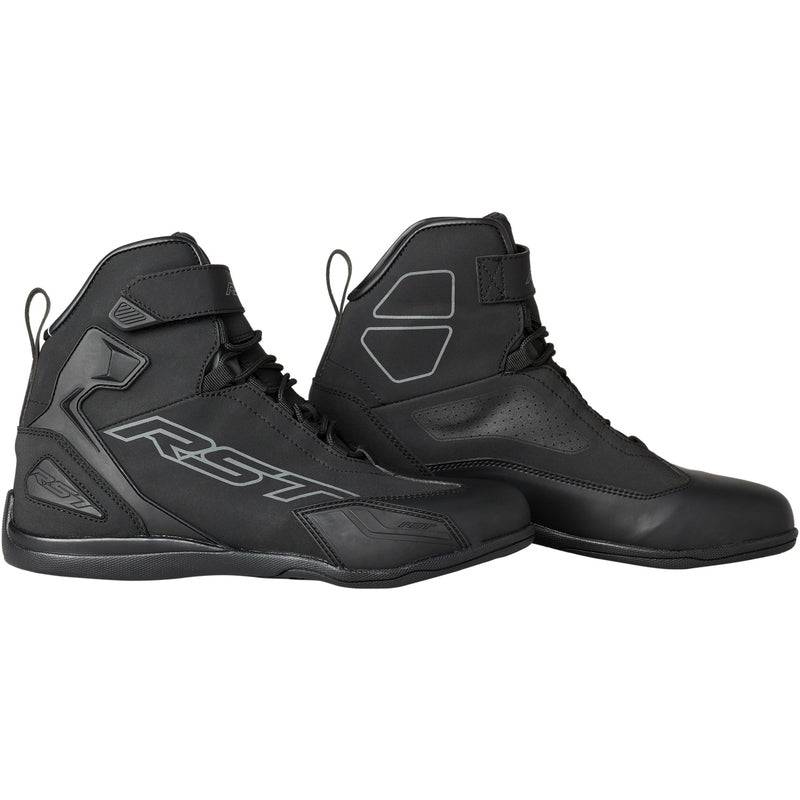 Schwarze RST Sabre wasserdichte CE Motorradstiefel für Herren, Touring-Stiefel mit robustem Design und Sicherheitsfeatures.