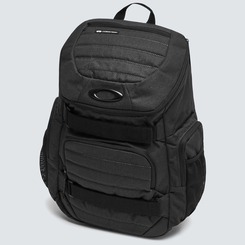 Schwarzer OAKLEY Rucksack Enduro 3.0 mit 30L Fassungsvermögen, strapazierfähiges Design, ideal für Outdoor und Alltag