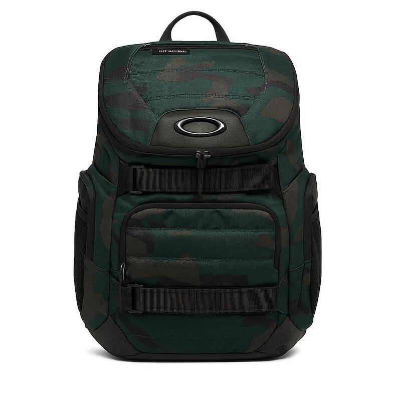 OAKLEY Enduro 3.0 Rucksack, 30L, schwarzes Outdoor-Taschenmodell mit mehreren Fächern und Tragegurten.