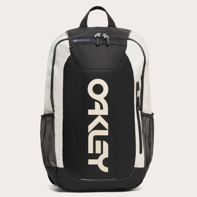 OAKLEY Enduro 3.0 Rucksack in Grau, seitliche Taschen und verstellbare Schultergurte, für den täglichen Gebrauch.