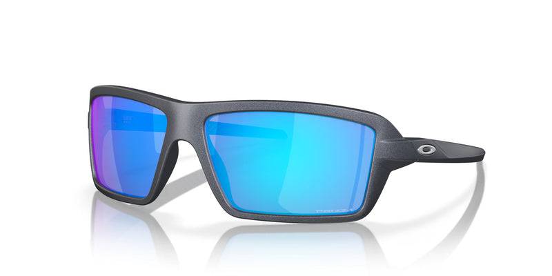 Blaue OAKLEY Cables Sonnenbrille mit Steel-Rahmen und Prizm Sapphire Gläsern, stilvoller Sonnenschutz und klare Sicht