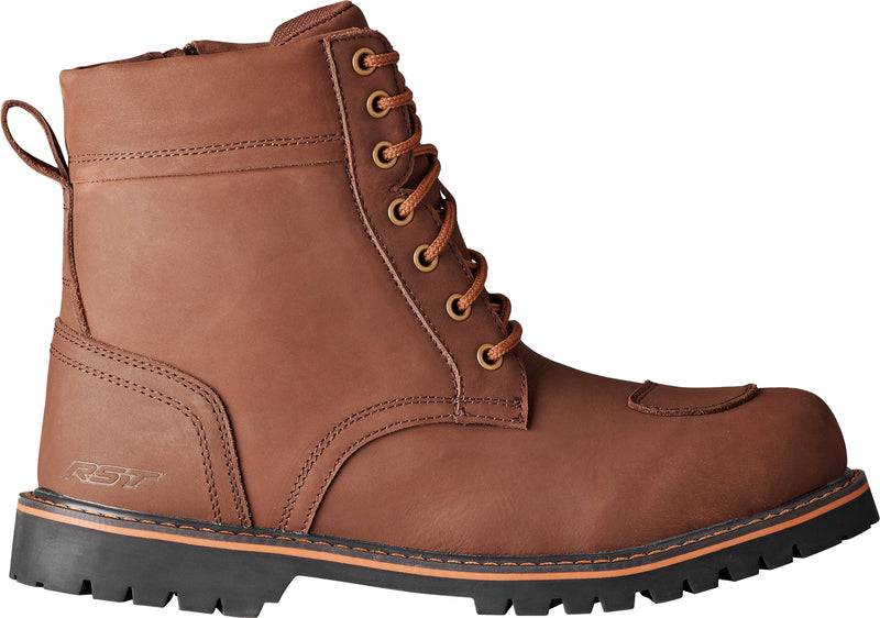 Braune RST Roadster 3 CE Lederstiefel, klassische Schuhe mit robustem Design und bequemem Sitz, für Motorradfahrer.