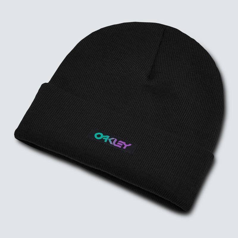 Schwarze OAKLEY B1B Gradient Patch Beanie, Freizeitbekleidung, weiche Strickmütze mit Logo-Label, bequem und stylisch.
