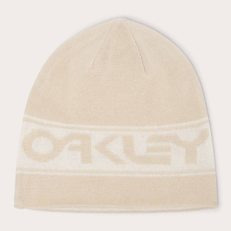 OAKLEY TNP Wende-Baumwollmütze in Mist, bequeme Freizeitbekleidung, zeigt den beidseitigen Look und die gemütliche Passform.
