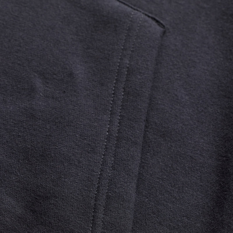Troy Lee Designs Peace Out Hoodie in Carbon und Schwarz, bequeme Freizeitbekleidung mit stylischem Logo-Design.