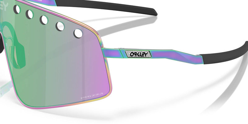 OAKLEY Sutro TI Sweep Sonnenbrille mit poliertem Oil Slick Rahmen und Prizm Road Jade Gläser, sportlich und stilvoll.