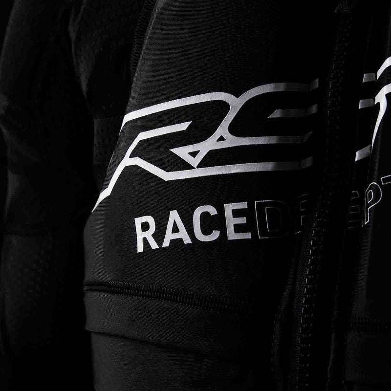 RST Race Dept D3O Performance Airbag Jacke, schwarze Motorrad-Weste mit integriertem Airbag und D3O-Schutzmaterial, Frontansicht