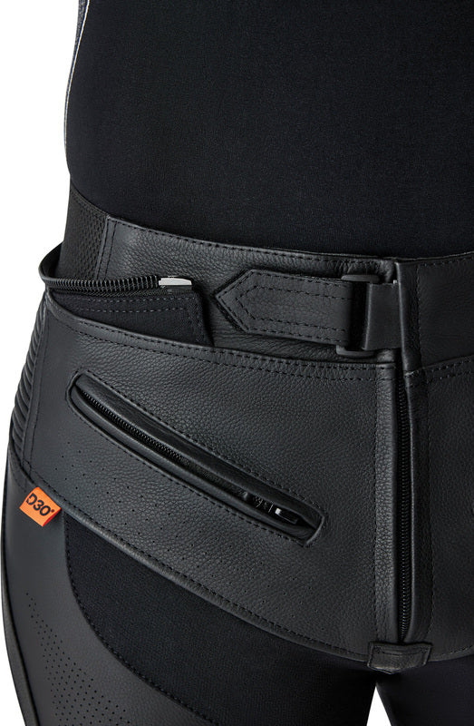 Schwarze RST Tractech Evo D30 Leder Motorradhose mit Flo Rot Akzenten, robuste Tourenhose mit Protektoren und Schulterverstärkungen