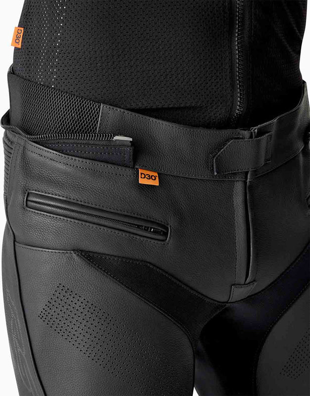 Schwarze RST S1 D30 Leder Motorradhose in Langgröße für Touren, mit Schutzpolster und ergonomischem Design.