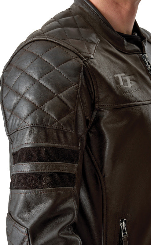 Braune RST Hillberry D3O Leder Motorradjacke für Damen, klassische Passform, sichtbare Schulter- und Rückenprotektoren.