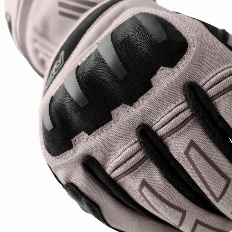 Schwarze und silberne RST Pro Series Vega Motorradhandschuhe, robuste Lederhandschuhe für Motorradfahrer, mit Schutzpolsterung.