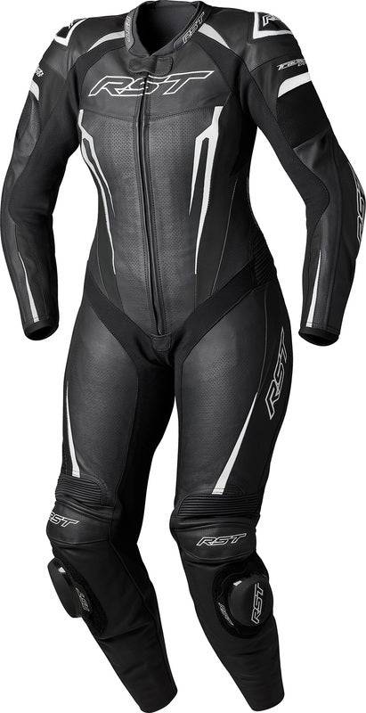 Schwarze und weiße Damen Lederkombi von RST, einteilig, mit Tractech Evo D3O Protektion, auf einem Motorrad.