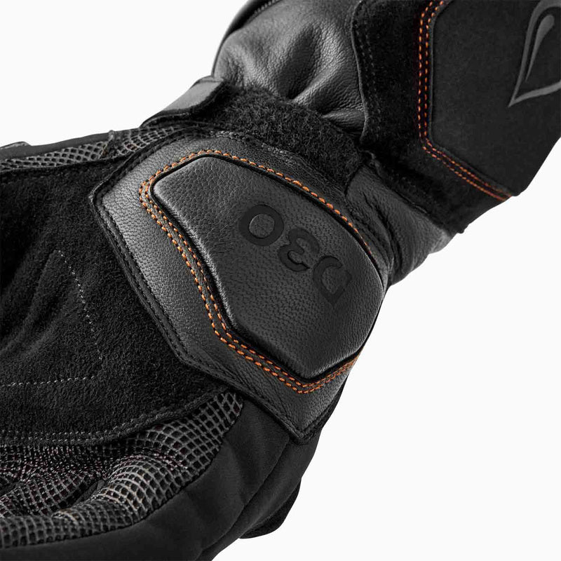 Schwarze Damen Motorradhandschuhe RST Pro Series Artic D3O mit wasserdichter Funktion und Schutzpolster, nah aufgenommen.