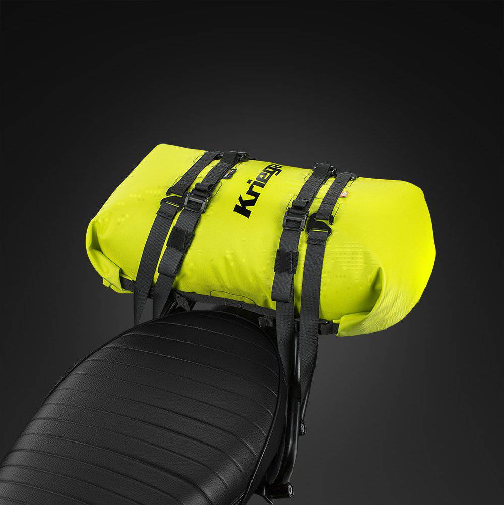 Limefarbener Kriega Rollpack-20 Fahrradrucksack mit verstellbaren Gurten und reflektierenden Elementen, seitliche Taschen für Zubehör