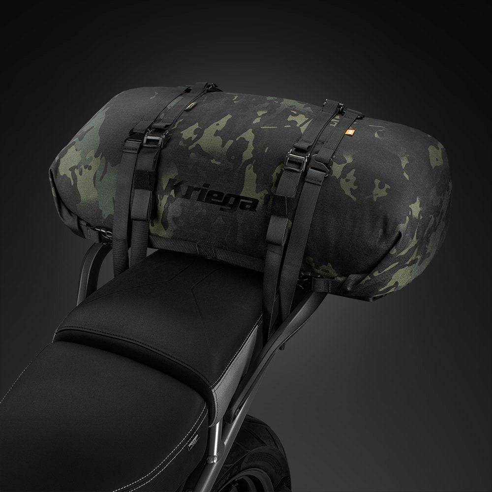 Kriega Rollpack-40 Multicam Black, robuster Rucksack mit multifunktionalem Design und Camouflage-Muster.