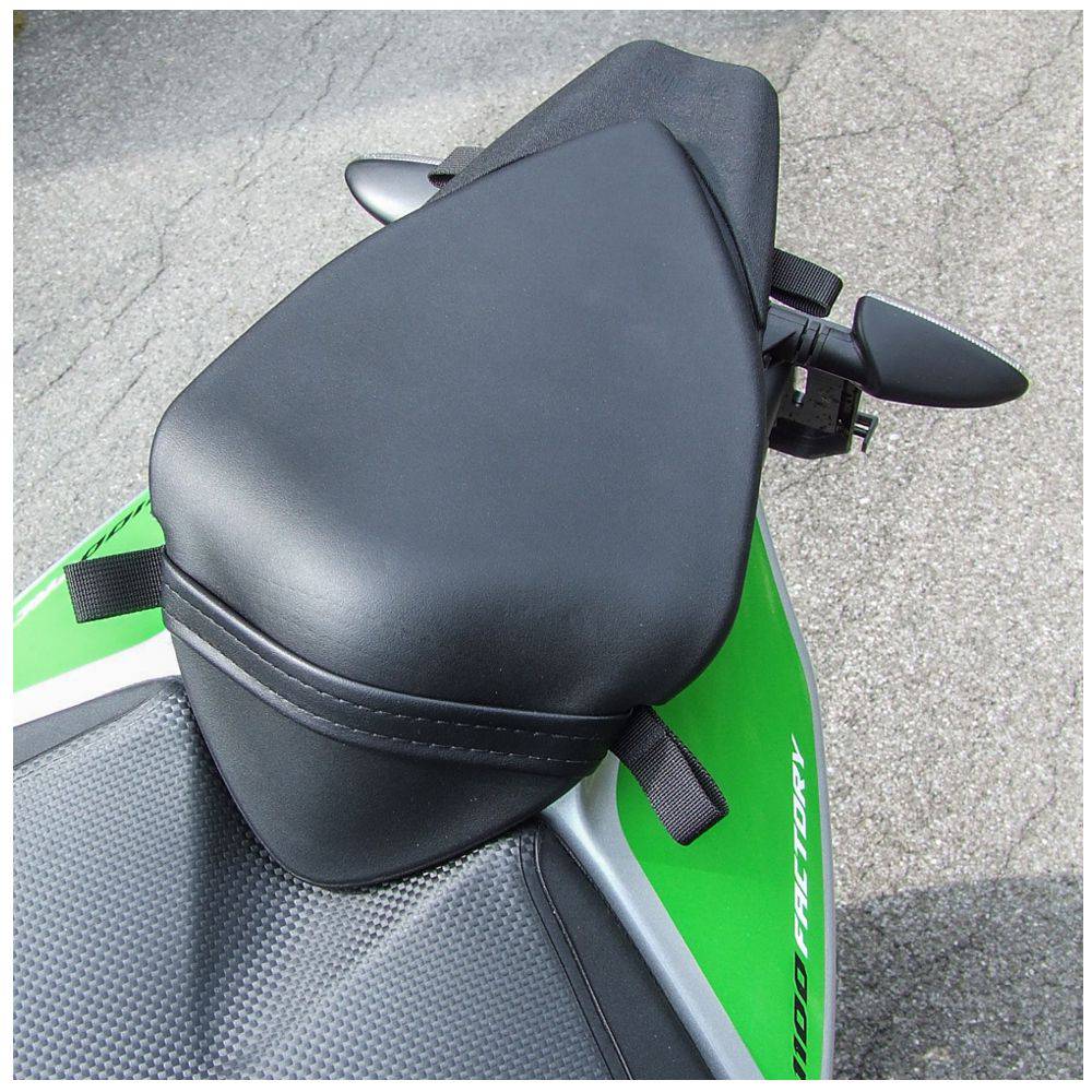 Kriega US-Drypack Montagekit für Aprilia Tuono Factory, inklusive Befestigungsteile für Taschenmontage, auf weißem Hintergrund