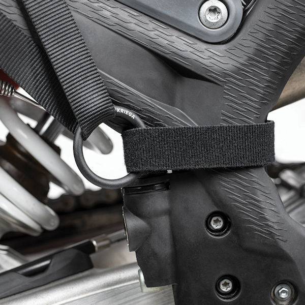 Kriega OS-Dirtbike Rings Montagekit-Taschen, schwarze Befestigungsringe für Dirtbike-Taschen, aus robustem Material, auf weißem Hintergrund