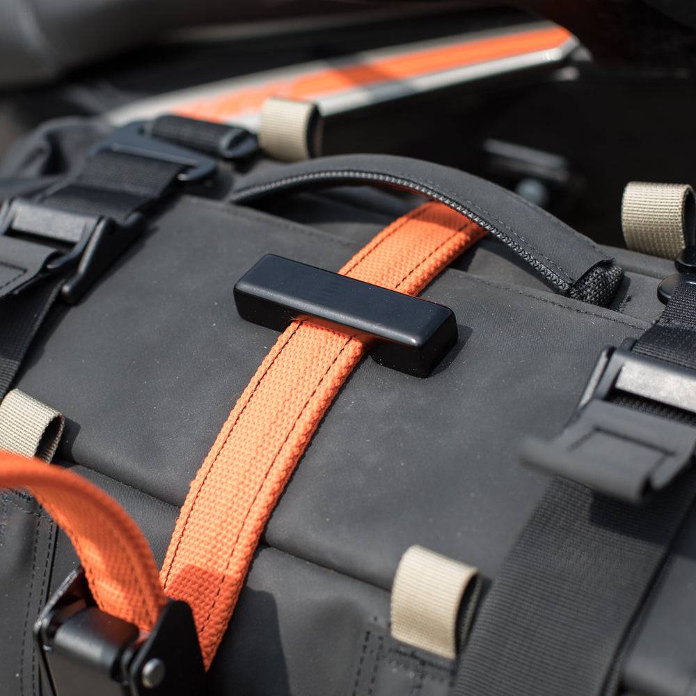 Kriega Sicherheitsgurt Stahlkern in orange, robustes Zubehör-Taschen-Design für sicheren Halt und Sichtbarkeit.