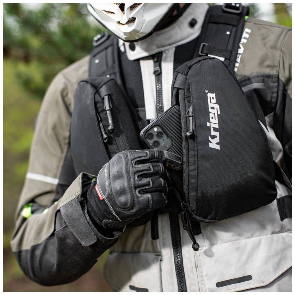 Kriega Trail Pockets Taschen in Schwarz mit mehreren Fächern und Reißverschlüssen, ideal für Outdoor- und Fahrradabenteuer