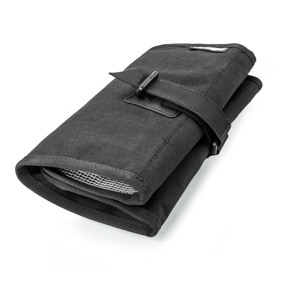 Kriega Werkzeugrolle aus robustem Material, kompakte Werkzeug-Tasche für Fahrrad oder Motorrad, ohne Inhalt, mit Reißverschluss.