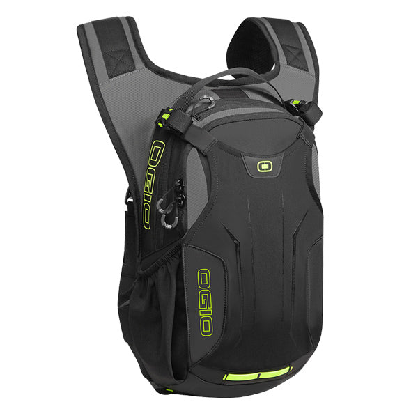 Ogio Trinkrucksack Baja mit 2 Litern Volumen, leichter Rucksack für Wasser und Snacks, schwarzes Design mit Logo auf der Vorderseite