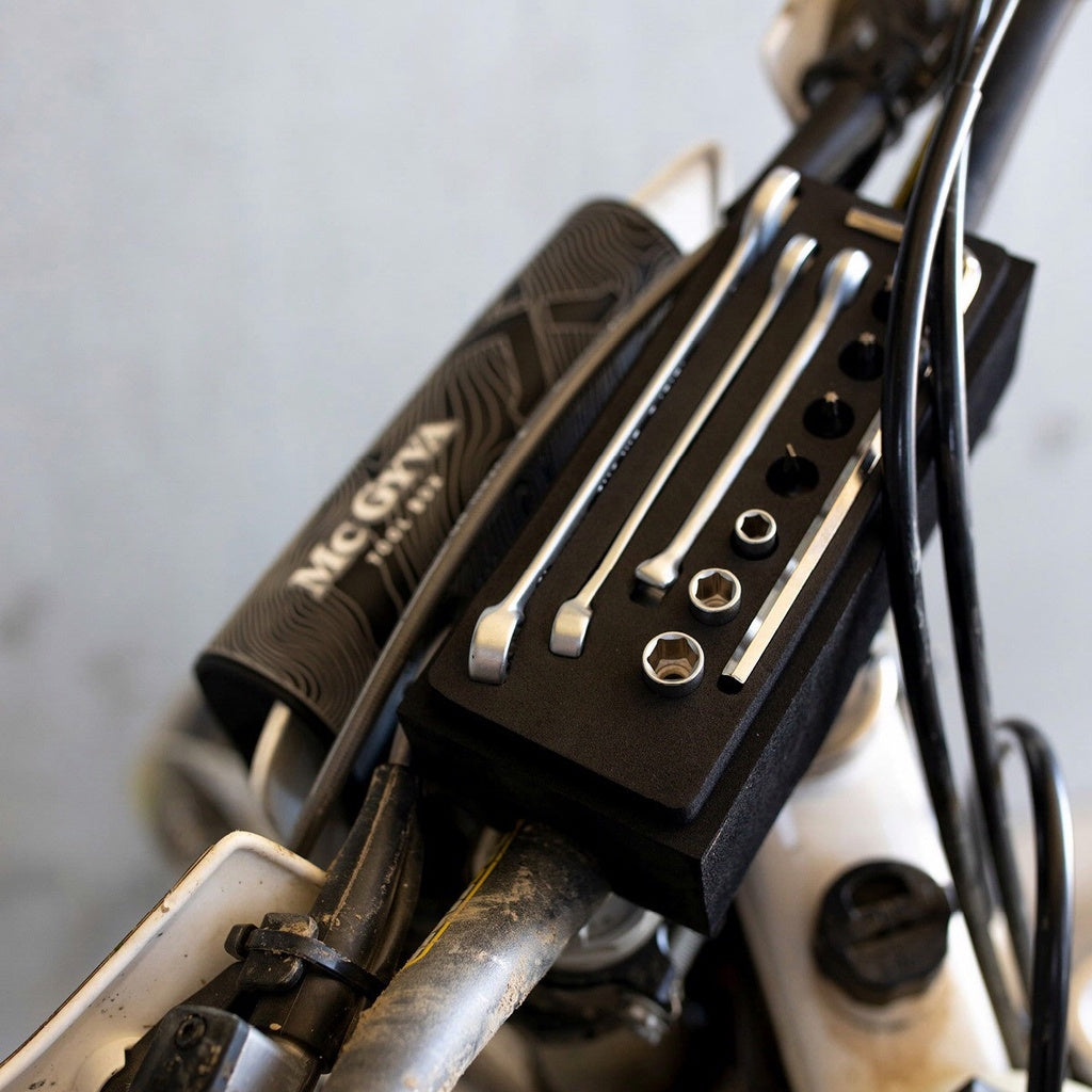 X-GRIP Mc Gyva Werkzeugkasten passend für KTM, Husqvarna & GasGas