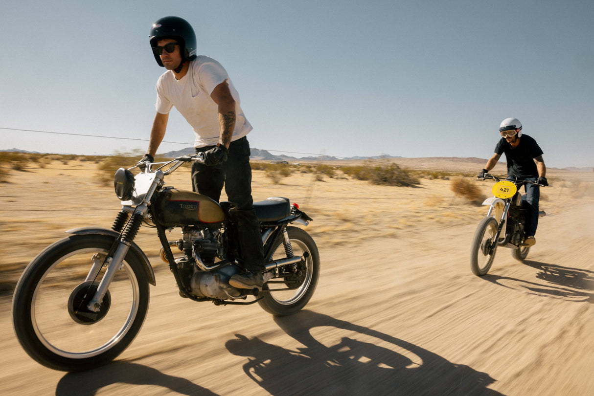Bell Magnum Jethelm, schwarze Motorrad-Helm mit Visier und Belüftung, für sicheren Komfort beim Fahren.