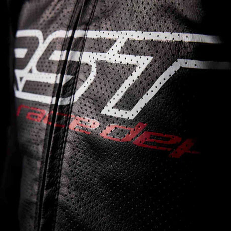 RST 2026 Neuheiten: V4.2 Lederkombi, Airbag-Westen und Airbag-Jacken – Exklusive Sicherheitsupdates bei TSB-Bikeparts.de