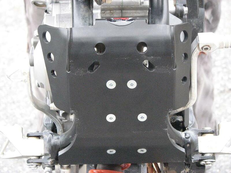 AXP SKID PLATE HDPE 6MM BLK