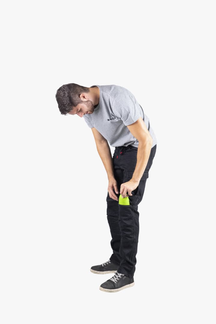 Schwarze iXS Classic AR Cargo Hose, robuste Hosen-Classic mit mehreren Taschen, aus strapazierfähigem Material.