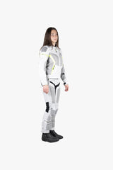 Hellegraue iXS Sport Damen Tourenjacke Trigonis-Air mit Neon-Gelb-Details, wasserdicht und atmungsaktiv für Outdoor-Aktivitäten.