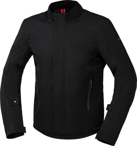 Schwarze iXS Urban Jacke Destination-ST-Plus für Touren, wetterfest und bequem, auf einem modellierten Träger gezeigt