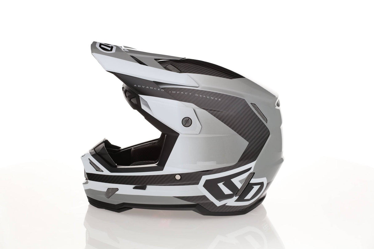 Motocrosshelm 6D ATR-3 Pure Gloss Weiß, schützender Helm mit weißem glänzendem Finish und moderner Designoptik.