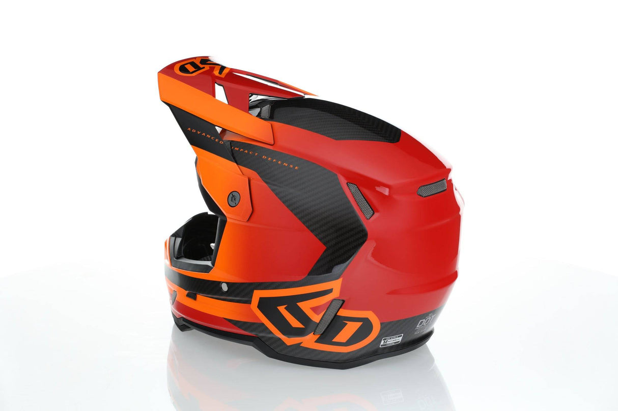 Motocrosshelm 6D ATR-3 Pure Gloss Orange in glänzendem orange mit Visier und Belüftungsöffnungen, leichter Schutzhelm für Offroad.