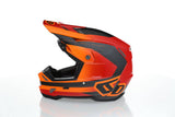 6D ATR-3 Pure Gloss Orange Motocrosshelm mit glänzend orangefarbener Oberfläche und robustem Design, für sicheren Schutz beim Motocross.
