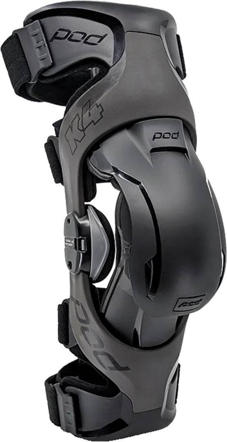 Schwarze POD Knieorthese K4 2.0 für stabile Unterstützung bei Knieverletzungen, zeigt das Produkt in einer Nahaufnahme.