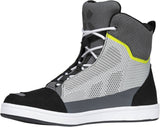 helle und schwarze iXS Rapid-Air 1.0 Sneakers aus atmungsaktivem Mesh mit Sportssohle, seitliche Markenlogo und modernes Design