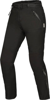 Schwarze iXS Damen Tourster-STX 1.0 Laminathose für Abenteuer, mit robustem Material und verstellbarem Bund, auf einer Outdoor-Aktivität.