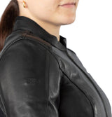 Schwarze iXS Tour LD Damen Jacke Aberdeen, robuste Tourenjacke mit reflektierenden Elementen und praktischem Schnitt.