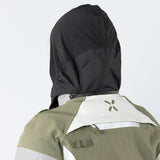 Hellegraue und olivfarbene Damen Adventure Laminatjacke von iXS mit Kapuze und Reißverschluss, ideal für Outdoor-Aktivitäten.