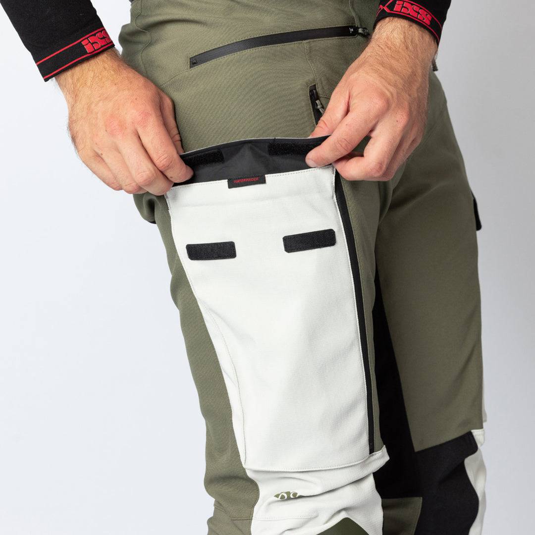 iXS Venture-STX 1.0 Laminathose in Oliv und Hellgrau, robuste Adventure-Hose mit verstärktem Material und funktionalem Design