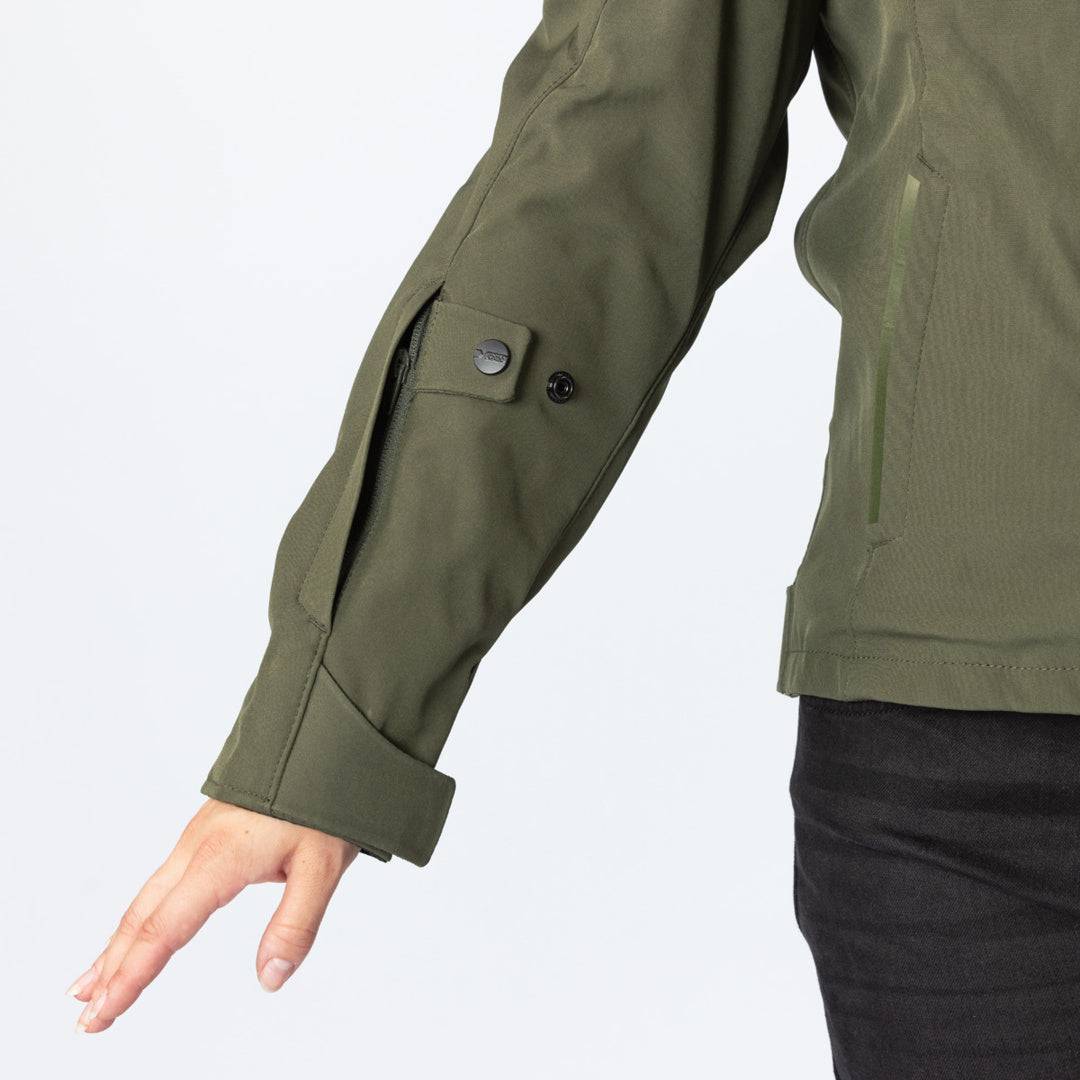 iXS Classic Damen Moto Jacke 2.0 in Oliv, robuste Lederjacke mit stilvollem Design, sichtbare Details und Reißverschlüsse