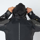 Schwarze und mittelgraue iXS Venture-GTX Laminatjacke für Abenteuer, wasserdicht und atmungsaktiv, Frontreißverschluss und Kapuze