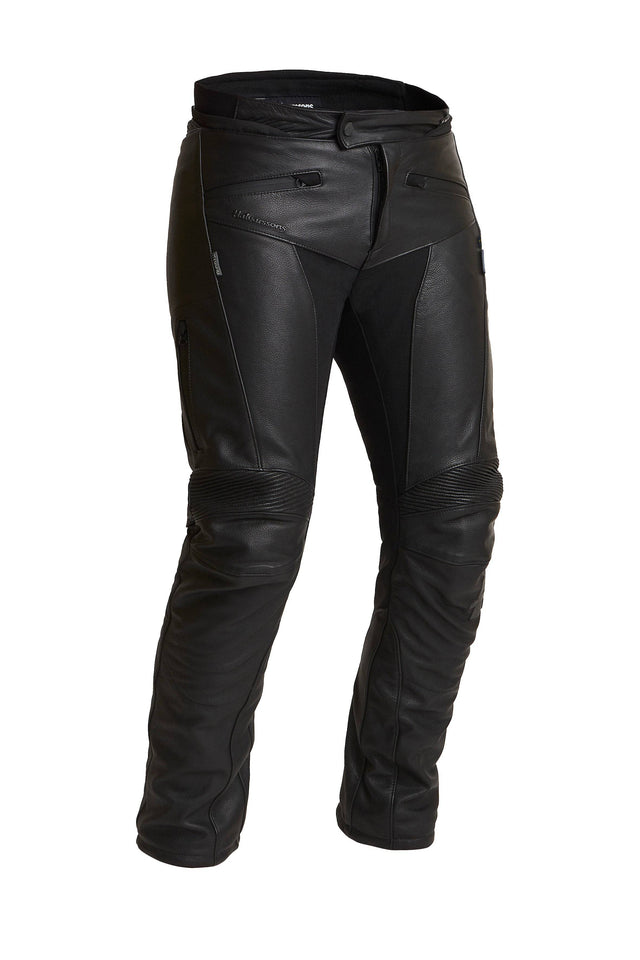 Damen-Lederhose Oxberg von Halvarssons in Schwarz, touring-taugliche Lederhose mit detailliertem Design und robustem Material.